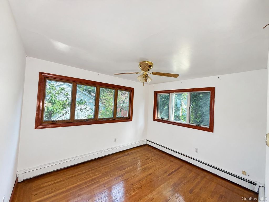 103 E Saint Marks Place, Valley Stream, NY 11580 — photo 5