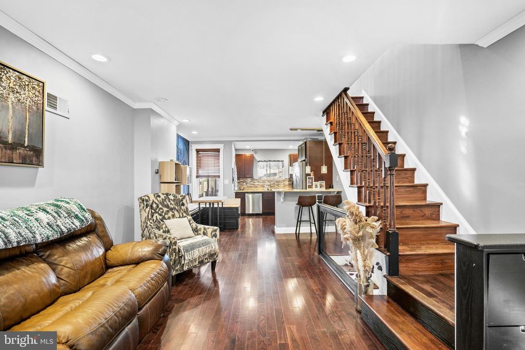 2402 S LEE ST, Philadelphia, PA 19148