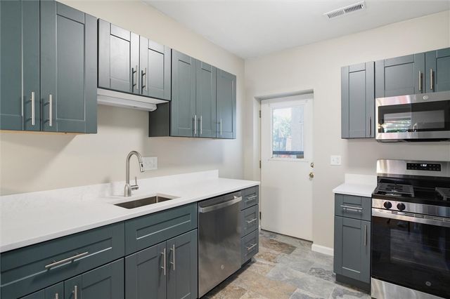 5607 Elmer STREET 206, Shadyside, PA 15232