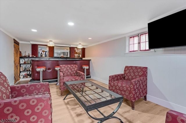 652 54 1St Ave, Elizabeth City, NJ 07202
