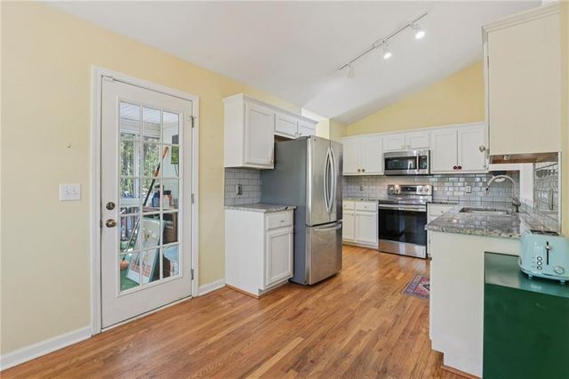 29 Wey Bridge Court, White, GA 30184