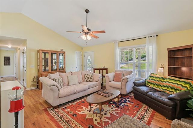 29 Wey Bridge Court, White, GA 30184