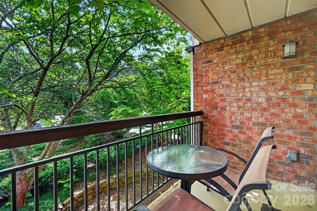 325 Bowling Park Road, Asheville, NC 28803