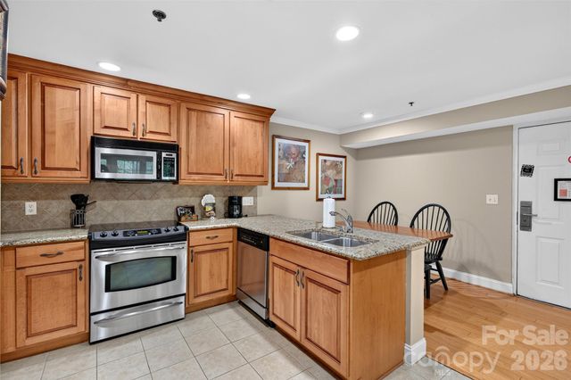 325 Bowling Park Road, Asheville, NC 28803