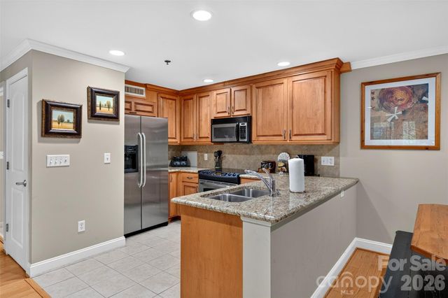 325 Bowling Park Road, Asheville, NC 28803
