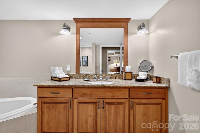 325 Bowling Park Road, Asheville, NC 28803