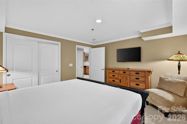 325 Bowling Park Road, Asheville, NC 28803