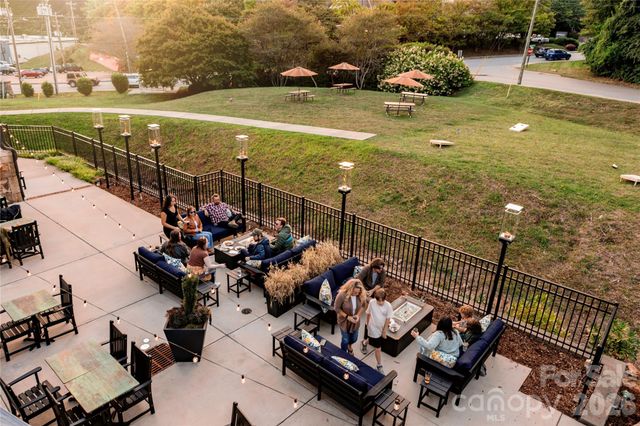 325 Bowling Park Road, Asheville, NC 28803