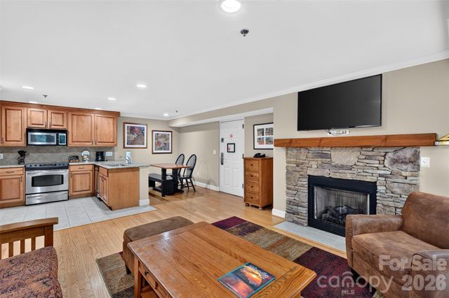 325 Bowling Park Road, Asheville, NC 28803