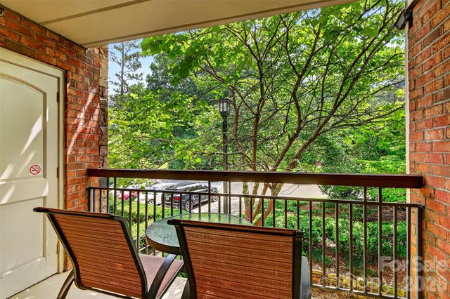 325 Bowling Park Road, Asheville, NC 28803