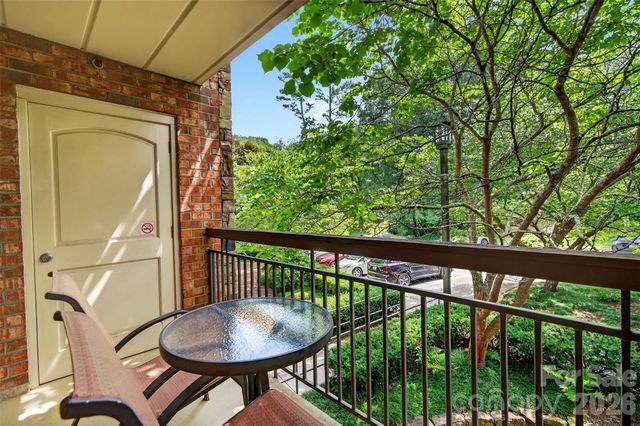 325 Bowling Park Road, Asheville, NC 28803