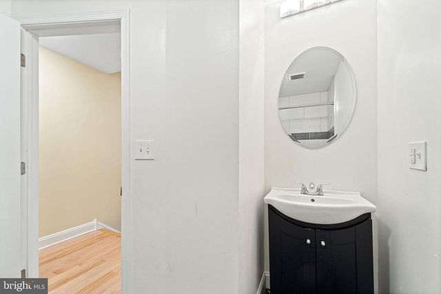 1241 S 22ND ST, Philadelphia, PA 19146