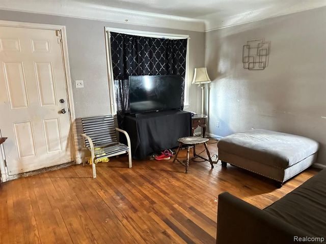 19810 Plainview Avenue, Detroit, MI 48219