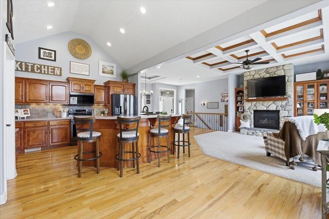 211 PARKWILD Drive, Council Bluffs, IA 51503