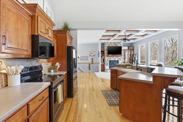 211 PARKWILD Drive, Council Bluffs, IA 51503