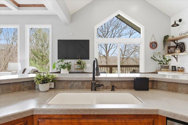 211 PARKWILD Drive, Council Bluffs, IA 51503