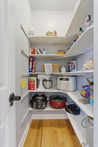 211 PARKWILD Drive, Council Bluffs, IA 51503