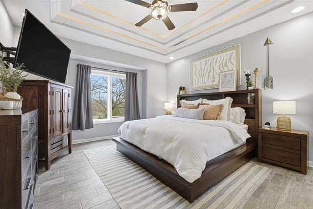 211 PARKWILD Drive, Council Bluffs, IA 51503