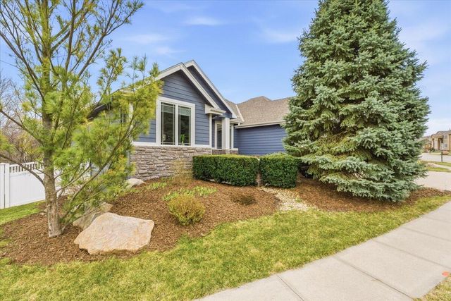 211 PARKWILD Drive, Council Bluffs, IA 51503