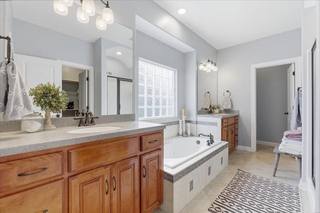 211 PARKWILD Drive, Council Bluffs, IA 51503