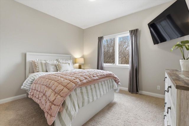 211 PARKWILD Drive, Council Bluffs, IA 51503