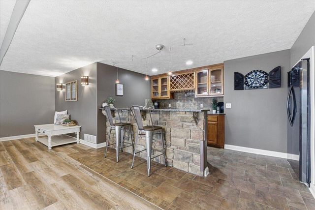 211 PARKWILD Drive, Council Bluffs, IA 51503