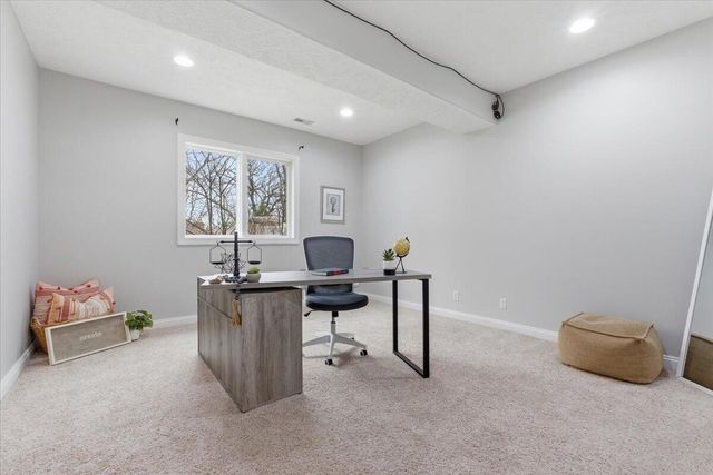 211 PARKWILD Drive, Council Bluffs, IA 51503