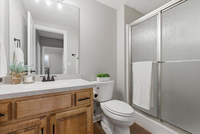 211 PARKWILD Drive, Council Bluffs, IA 51503