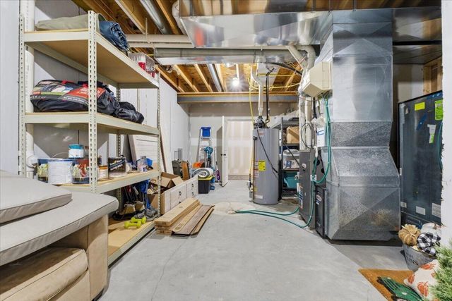 211 PARKWILD Drive, Council Bluffs, IA 51503