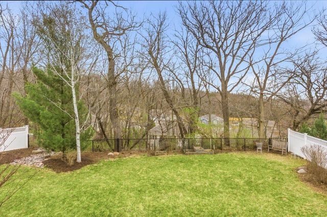 211 PARKWILD Drive, Council Bluffs, IA 51503