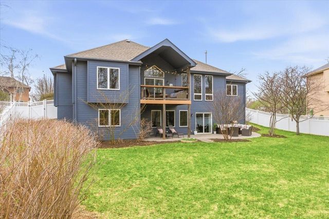 211 PARKWILD Drive, Council Bluffs, IA 51503