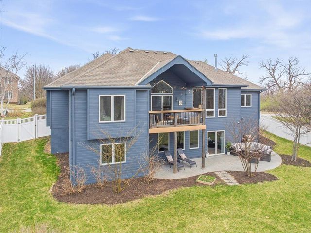 211 PARKWILD Drive, Council Bluffs, IA 51503
