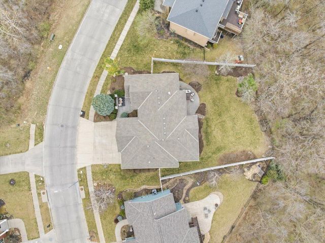 211 PARKWILD Drive, Council Bluffs, IA 51503