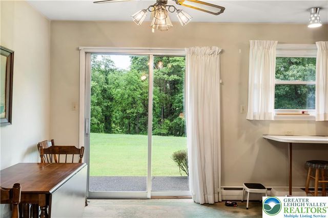 2186 Polk Valley Road, Lower Saucon Twp, PA 18055