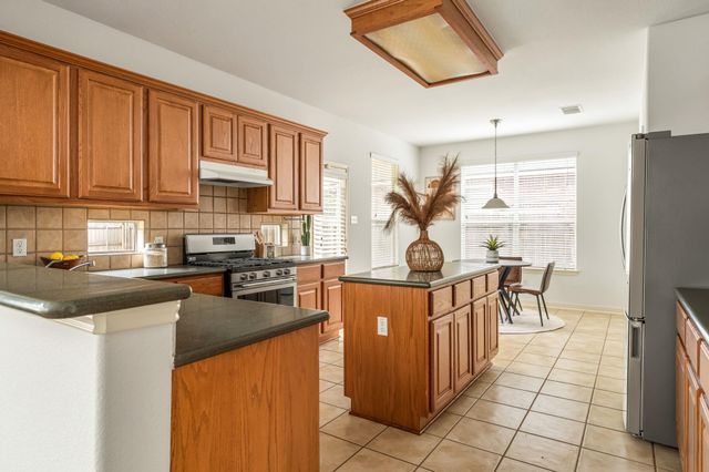 10004 Isle Royale WAY, Austin, TX 78747