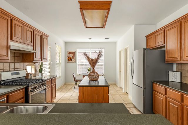 10004 Isle Royale WAY, Austin, TX 78747