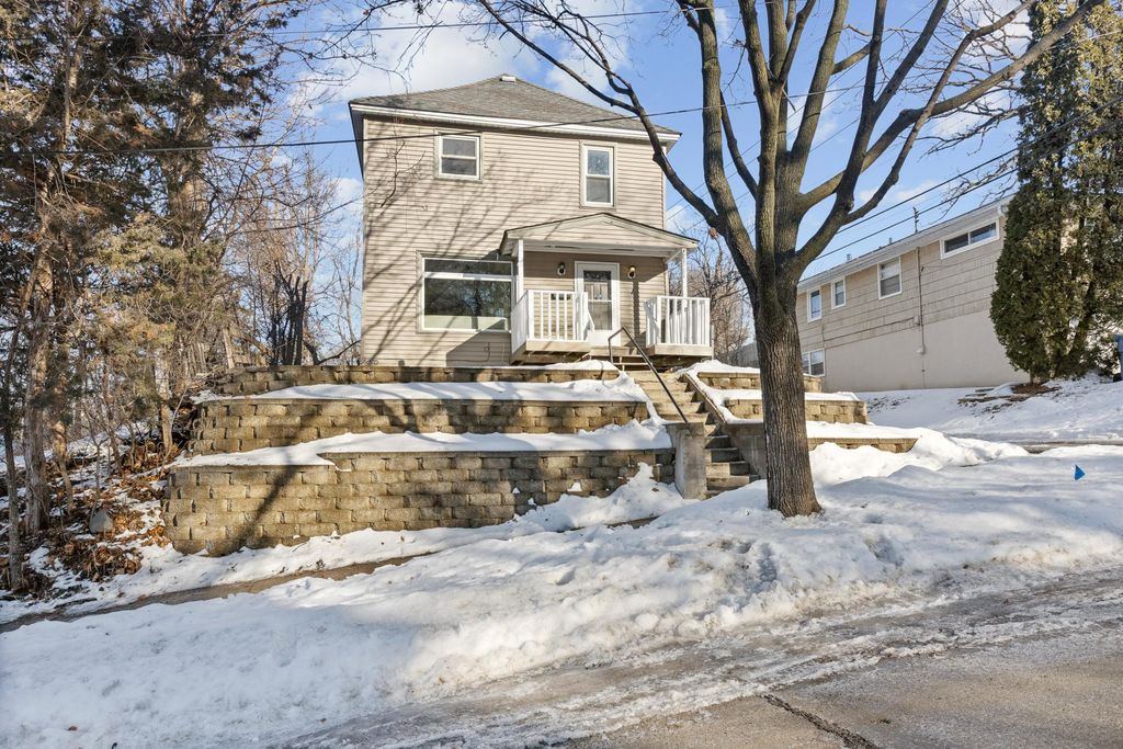 1111 28th Avenue NE, Minneapolis, MN 55418