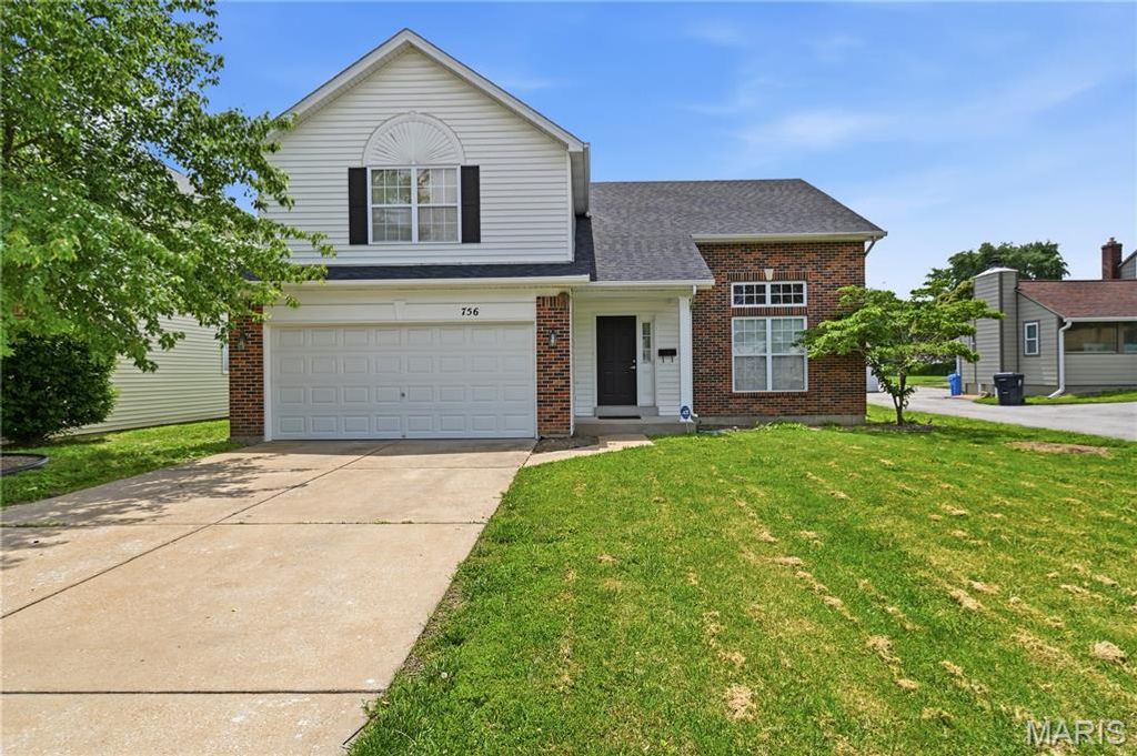 756 Charbonier Road, Florissant, MO 63031