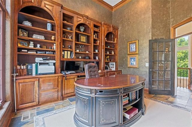 425 NE Saint Andrews Circle, Lee's Summit, MO 64064