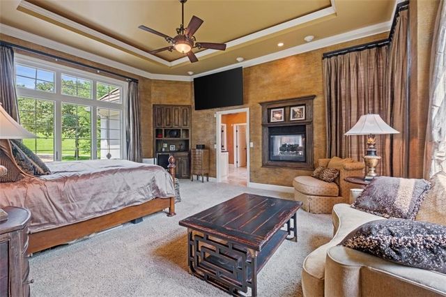 425 NE Saint Andrews Circle, Lee's Summit, MO 64064
