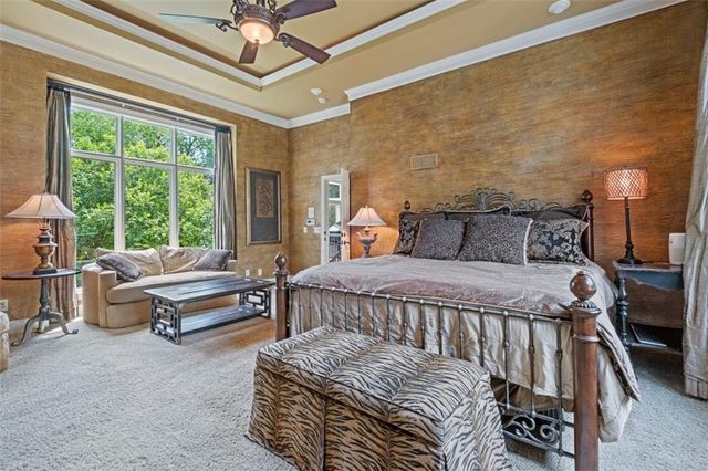 425 NE Saint Andrews Circle, Lee's Summit, MO 64064