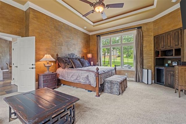 425 NE Saint Andrews Circle, Lee's Summit, MO 64064