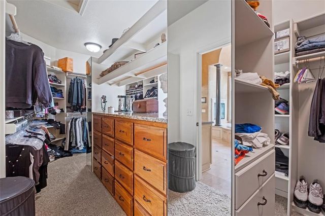 425 NE Saint Andrews Circle, Lee's Summit, MO 64064