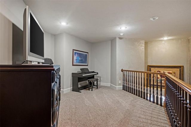 425 NE Saint Andrews Circle, Lee's Summit, MO 64064