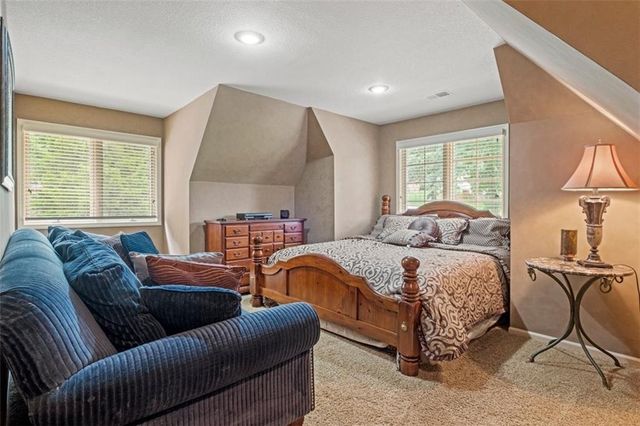 425 NE Saint Andrews Circle, Lee's Summit, MO 64064