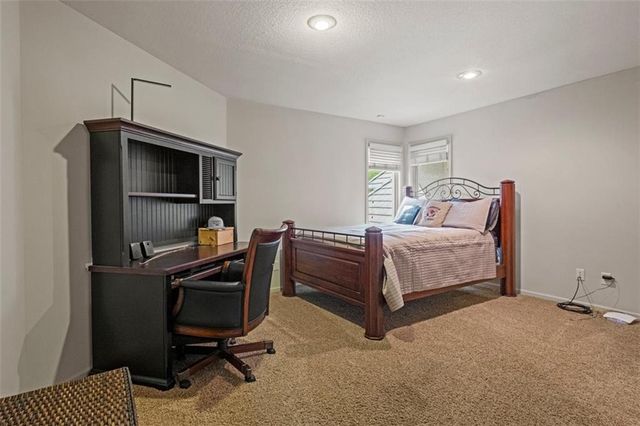 425 NE Saint Andrews Circle, Lee's Summit, MO 64064