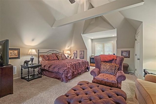 425 NE Saint Andrews Circle, Lee's Summit, MO 64064