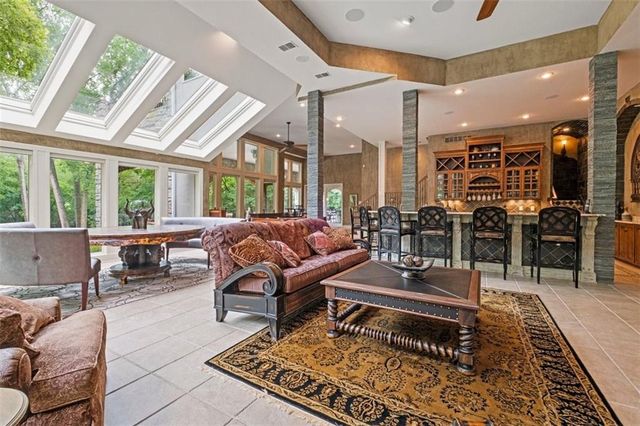 425 NE Saint Andrews Circle, Lee's Summit, MO 64064