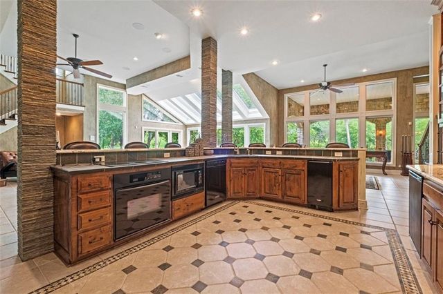 425 NE Saint Andrews Circle, Lee's Summit, MO 64064