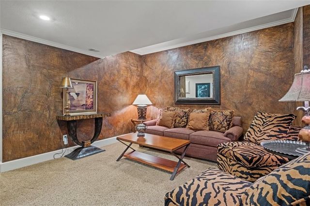 425 NE Saint Andrews Circle, Lee's Summit, MO 64064